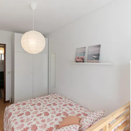 Cozy - Bus & Parking - 5min From Downtown Porto & Gaia * Oliveira do Douro (Vila Nova de Gaia)