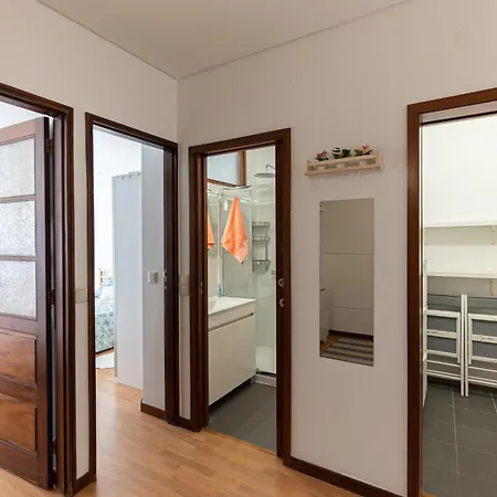 Cozy - Bus & Parking - 5min From Downtown Porto & Gaia Apartment Oliveira do Douro (Vila Nova de Gaia)