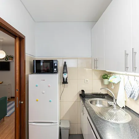 Cozy - Bus & Parking - 5min From Downtown Porto & Gaia Oliveira do Douro (Vila Nova de Gaia)