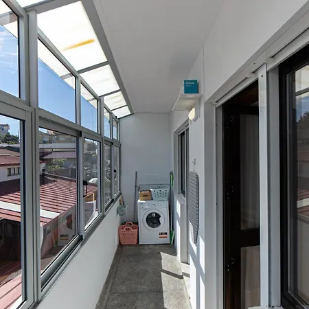 Cozy - Bus & Parking - 5min From Downtown Porto & Gaia Apartment